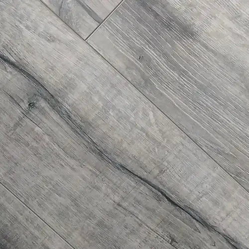 PISO-FLOTANTE-BRILLANTE-GRIS-CLARO